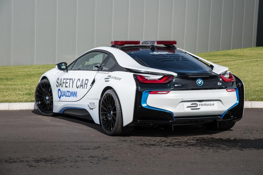  BMW i8 Formula E Safety Car (I12) 2015 года  (фото 14 из 21)